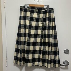 Vintage Tartan Black and White Knee-Length A-Line Kilt Skirt with Pleats